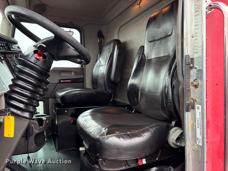 image for item EG9151 2012 Kenworth T370 delivery truck