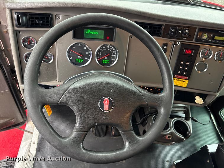 image for item EG9151 2012 Kenworth T370 delivery truck
