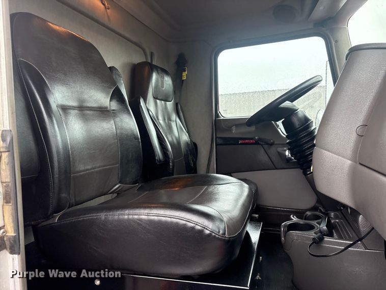 image for item EG9151 2012 Kenworth T370 delivery truck
