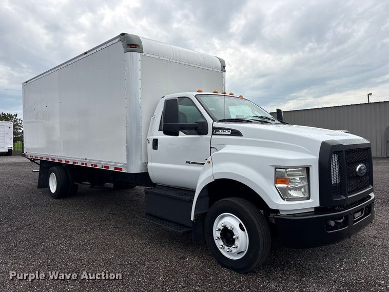 image for item EG9153 2016 Ford F650 Super Duty box truck