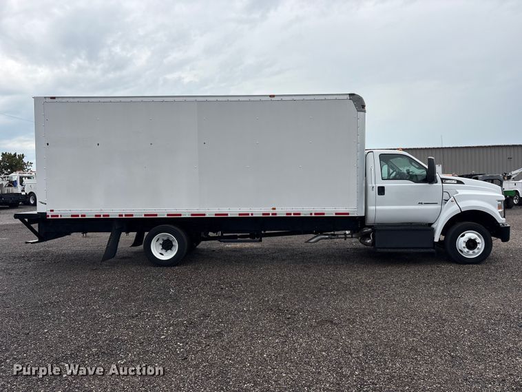 image for item EG9153 2016 Ford F650 Super Duty box truck
