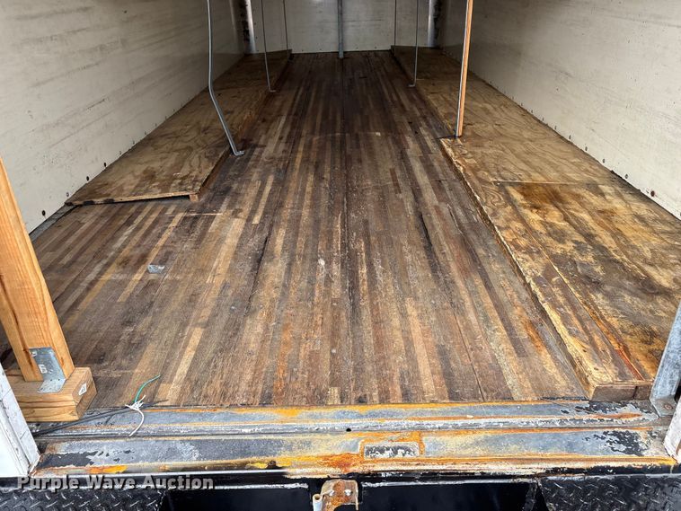 image for item EG9153 2016 Ford F650 Super Duty box truck