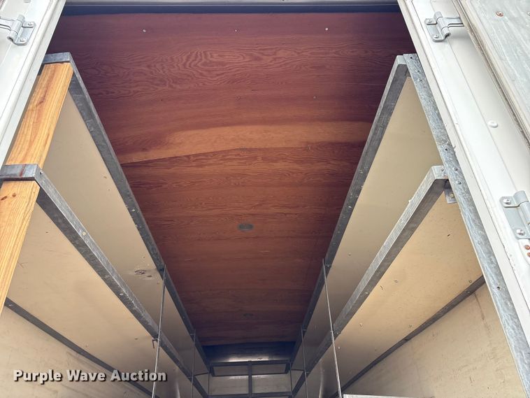 image for item EG9153 2016 Ford F650 Super Duty box truck