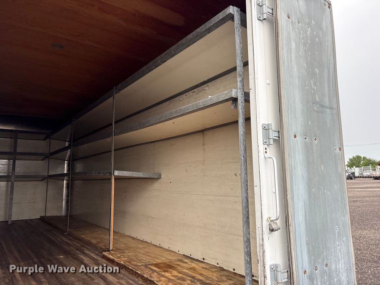 image for item EG9153 2016 Ford F650 Super Duty box truck