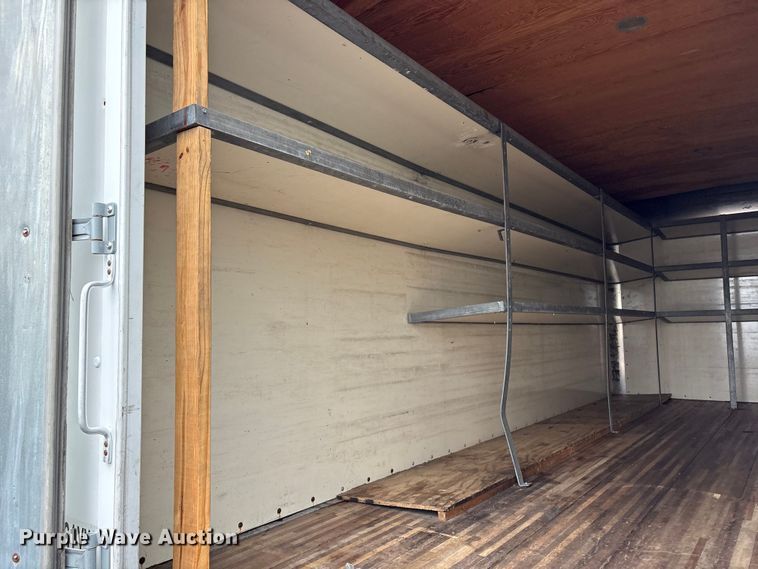 image for item EG9153 2016 Ford F650 Super Duty box truck