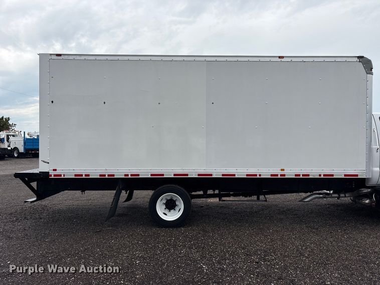 image for item EG9153 2016 Ford F650 Super Duty box truck