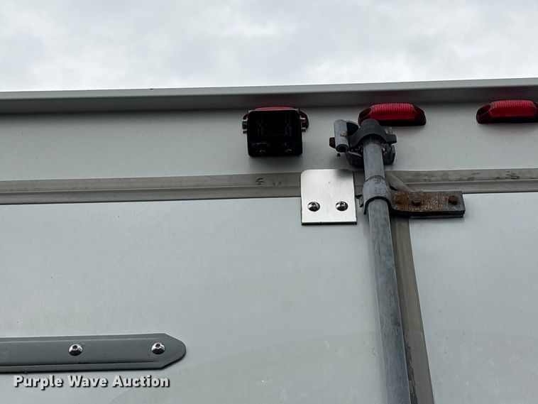 image for item EG9153 2016 Ford F650 Super Duty box truck