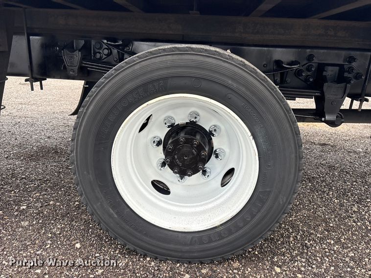 image for item EG9153 2016 Ford F650 Super Duty box truck