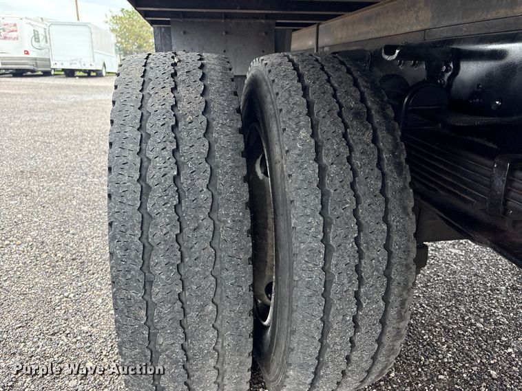 image for item EG9153 2016 Ford F650 Super Duty box truck