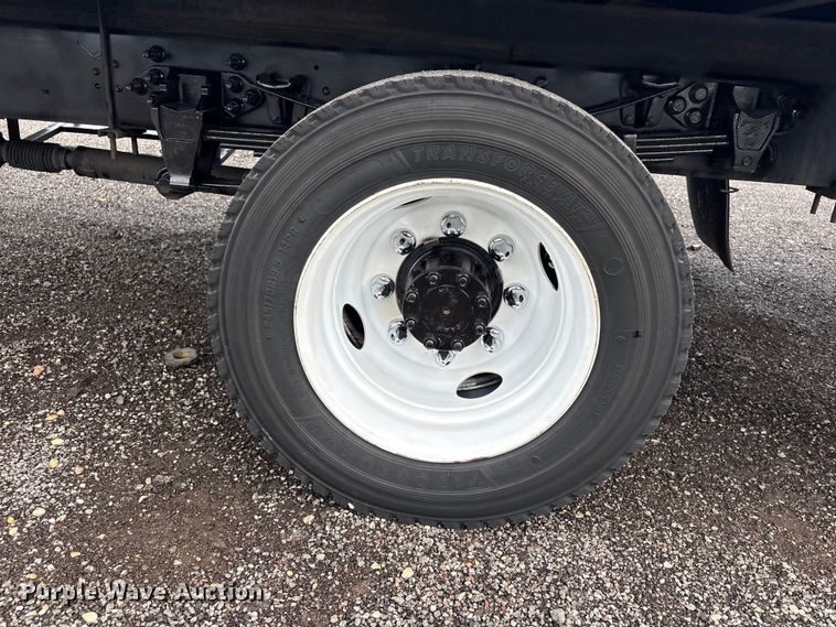 image for item EG9153 2016 Ford F650 Super Duty box truck