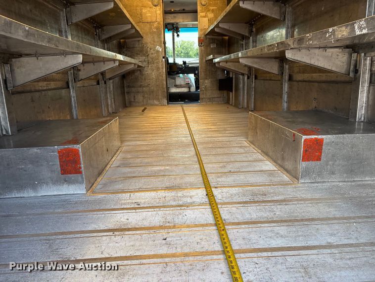 image for item EG9161 2000 Freightliner MT55 delivery van