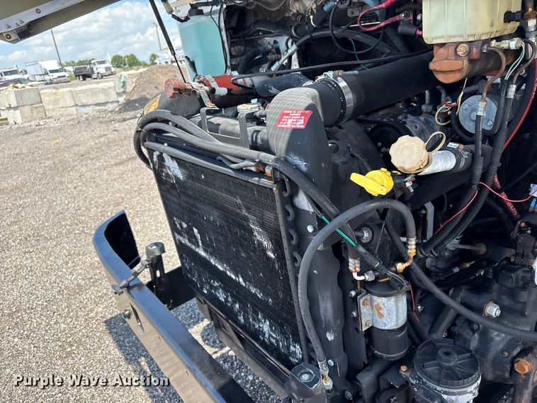 image for item EG9161 2000 Freightliner MT55 delivery van