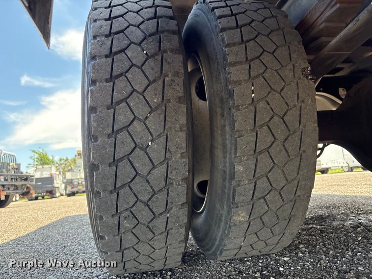 image for item EG9161 2000 Freightliner MT55 delivery van