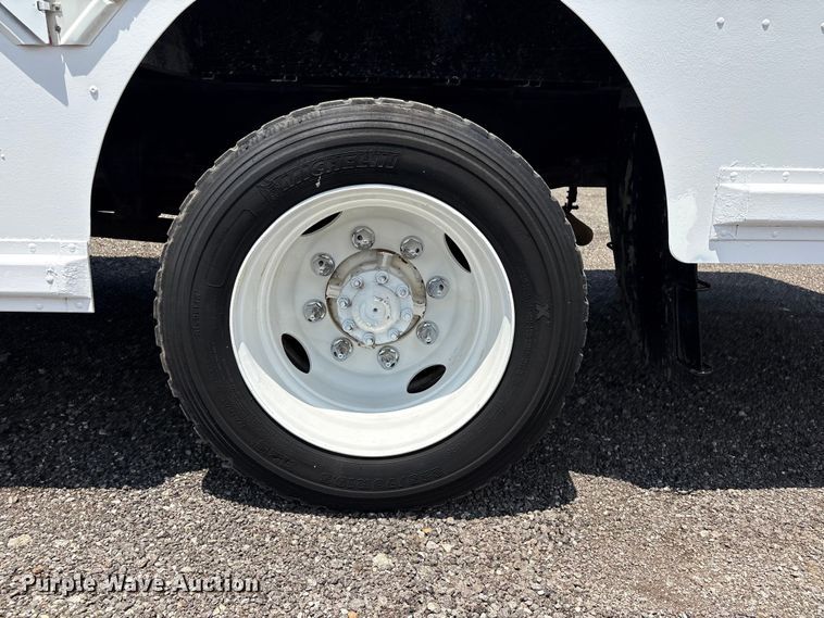 image for item EG9161 2000 Freightliner MT55 delivery van