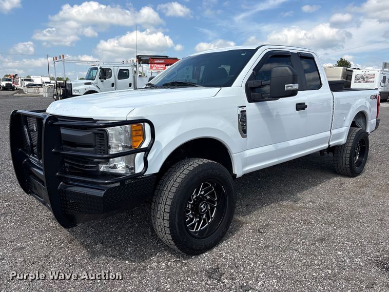 Photo of a 2017 Ford F250 Super Duty