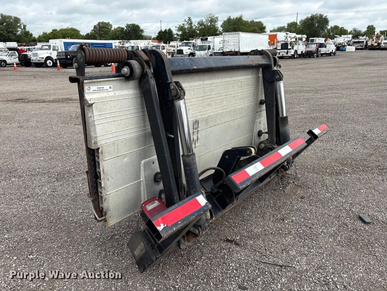 image for item EG9169 2013 Palfinger ILT40 end gate lift