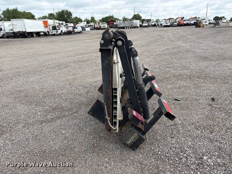 image for item EG9169 2013 Palfinger ILT40 end gate lift