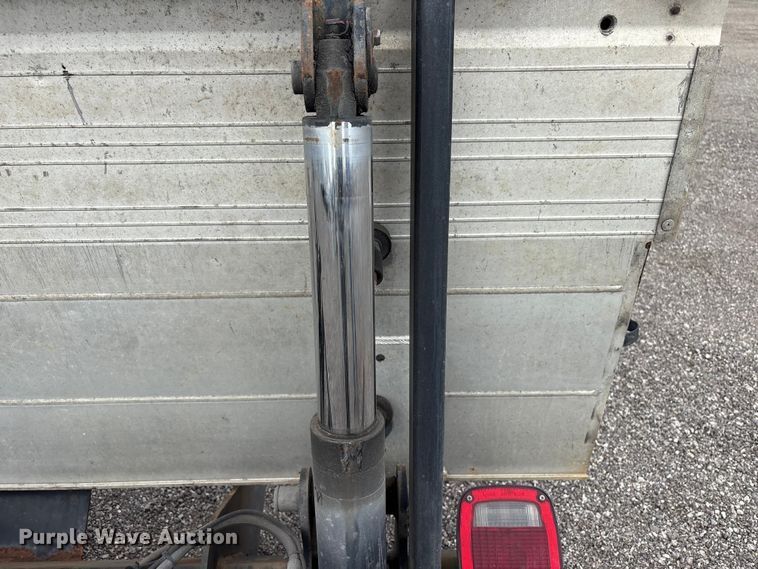 image for item EG9169 2013 Palfinger ILT40 end gate lift