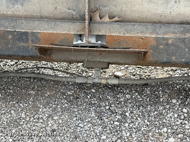 image for item EG9169 2013 Palfinger ILT40 end gate lift