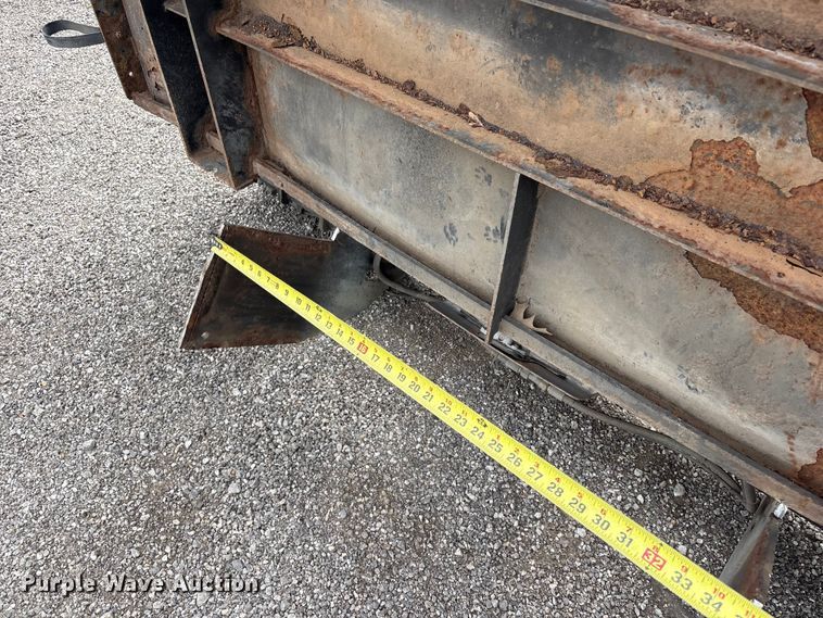 image for item EG9169 2013 Palfinger ILT40 end gate lift