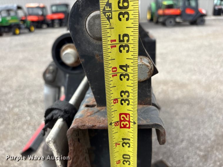 image for item EG9169 2013 Palfinger ILT40 end gate lift