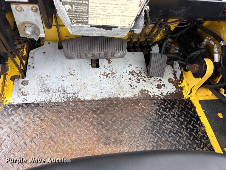 image for item EG9170 2010 Hyster H110XL2 forklift