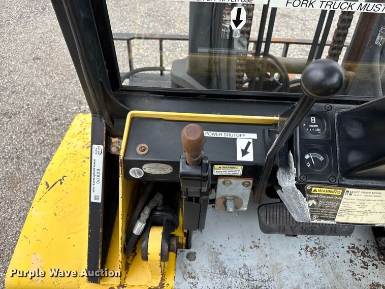 image for item EG9170 2010 Hyster H110XL2 forklift
