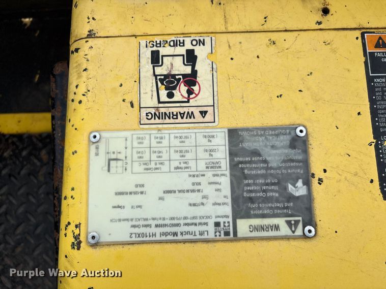 image for item EG9170 2010 Hyster H110XL2 forklift
