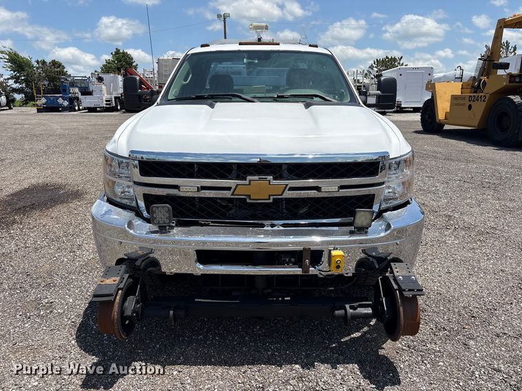 image for item EG9178 2013 Chevrolet Silverado 3500HD Ext. Cab utility bed pickup truck