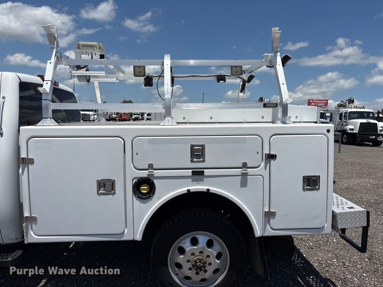 image for item EG9178 2013 Chevrolet Silverado 3500HD Ext. Cab utility bed pickup truck