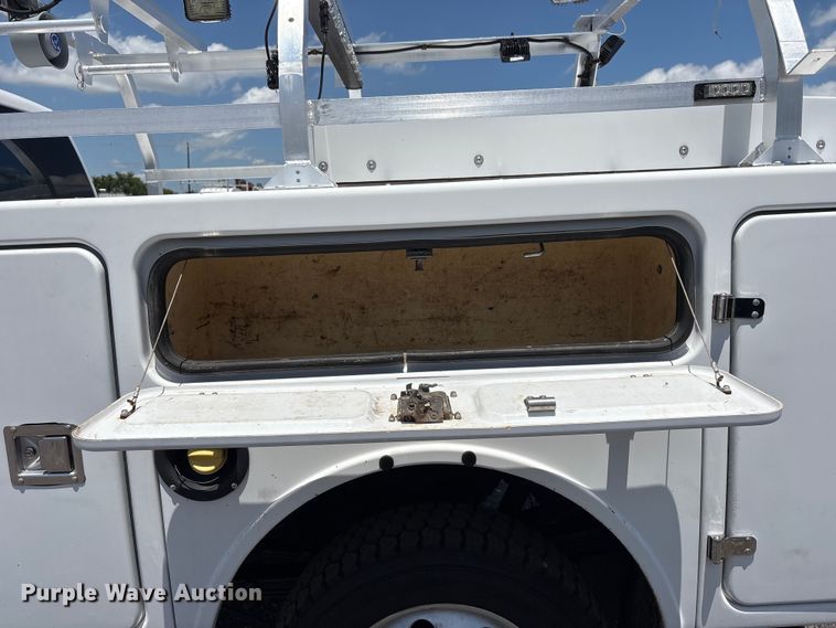 image for item EG9178 2013 Chevrolet Silverado 3500HD Ext. Cab utility bed pickup truck