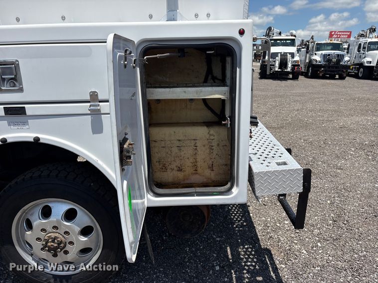 image for item EG9178 2013 Chevrolet Silverado 3500HD Ext. Cab utility bed pickup truck