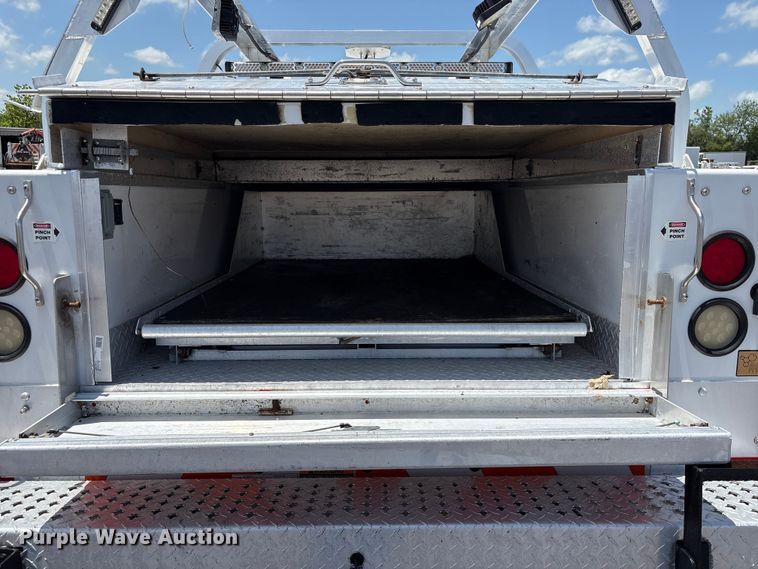 image for item EG9178 2013 Chevrolet Silverado 3500HD Ext. Cab utility bed pickup truck