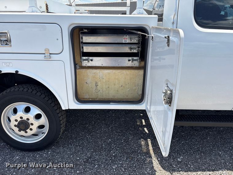 image for item EG9178 2013 Chevrolet Silverado 3500HD Ext. Cab utility bed pickup truck