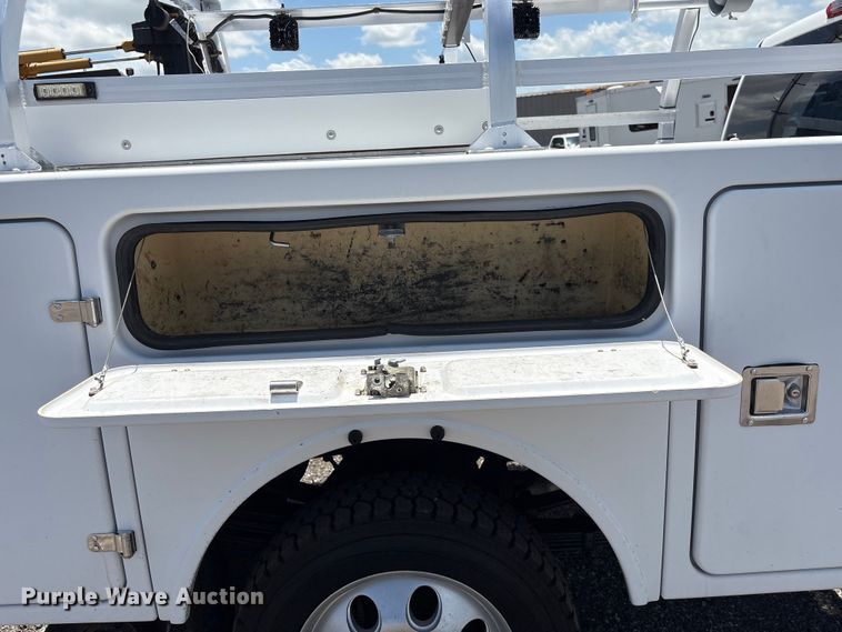 image for item EG9178 2013 Chevrolet Silverado 3500HD Ext. Cab utility bed pickup truck