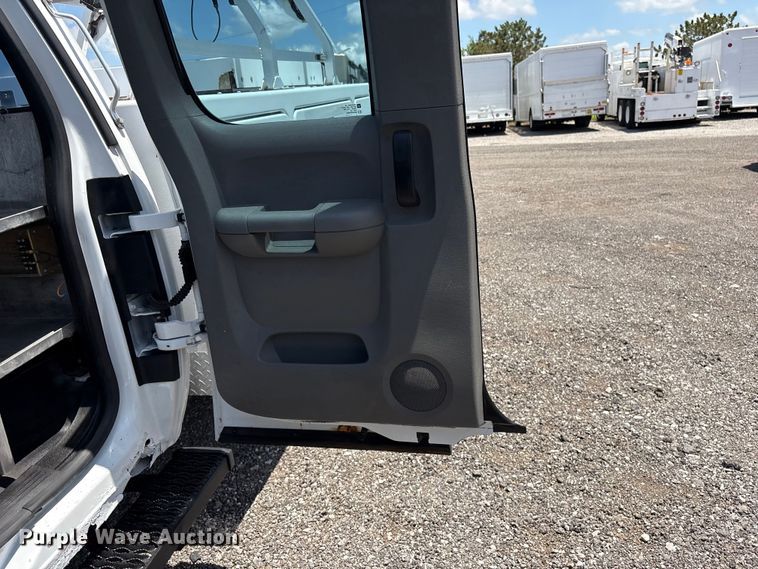 image for item EG9178 2013 Chevrolet Silverado 3500HD Ext. Cab utility bed pickup truck