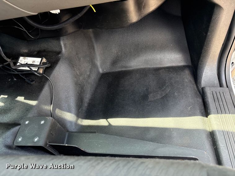 image for item EG9178 2013 Chevrolet Silverado 3500HD Ext. Cab utility bed pickup truck