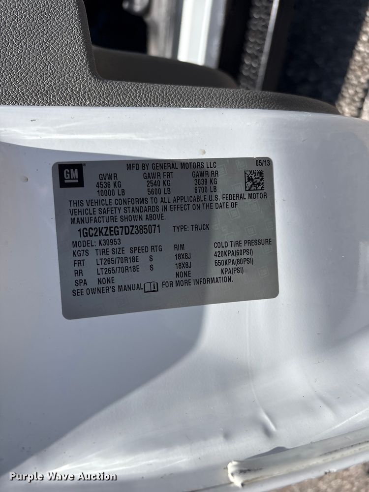 image for item EG9178 2013 Chevrolet Silverado 3500HD Ext. Cab utility bed pickup truck