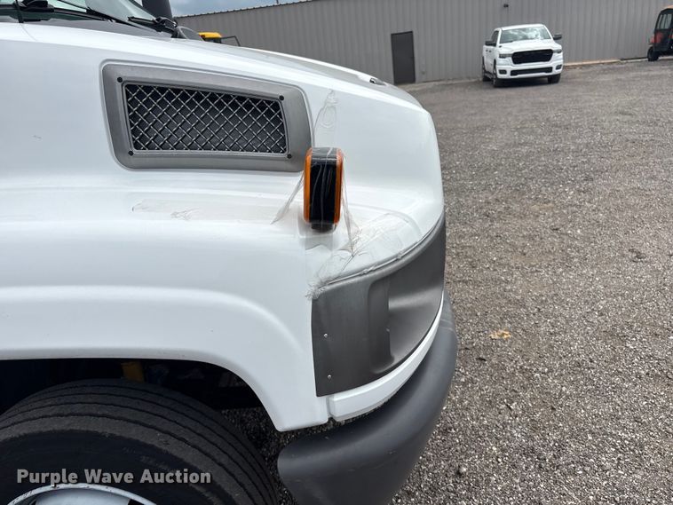 image for item EG9191 2006 Chevrolet C5500 box truck