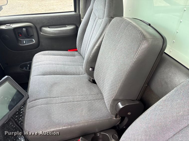 image for item EG9191 2006 Chevrolet C5500 box truck