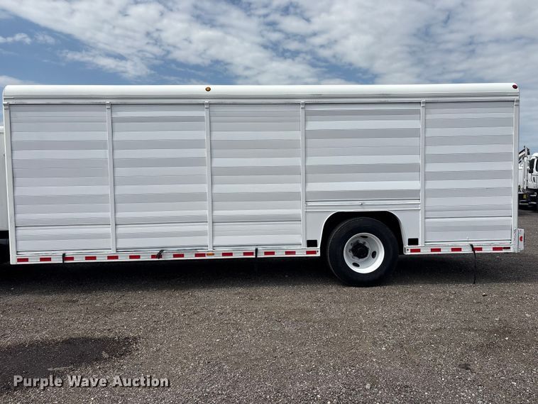 image for item EG9192 1999 International 4900 delivery truck