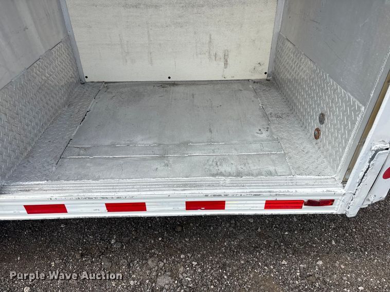 image for item EG9192 1999 International 4900 delivery truck