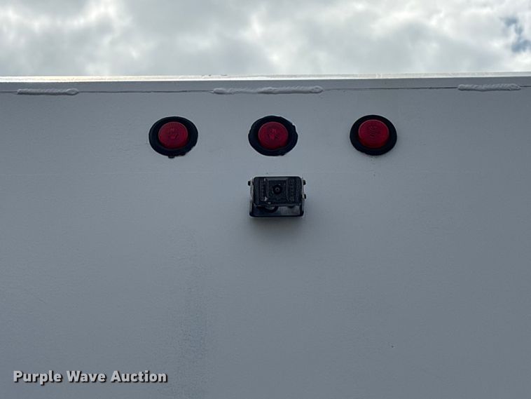 image for item EG9192 1999 International 4900 delivery truck