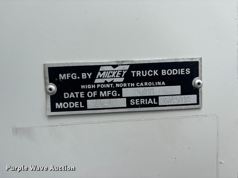 image for item EG9192 1999 International 4900 delivery truck