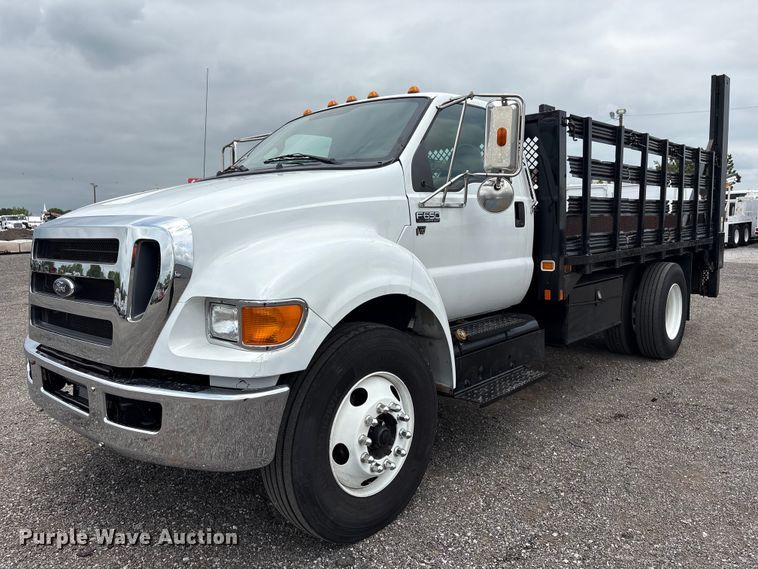 image for item EG9201 2012 Ford F650 Super Duty flatbed truck