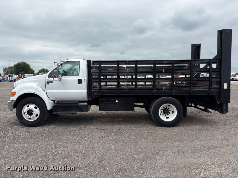 image for item EG9201 2012 Ford F650 Super Duty flatbed truck