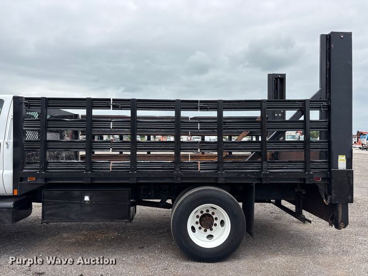 image for item EG9201 2012 Ford F650 Super Duty flatbed truck