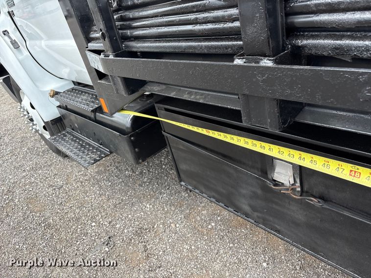 image for item EG9201 2012 Ford F650 Super Duty flatbed truck