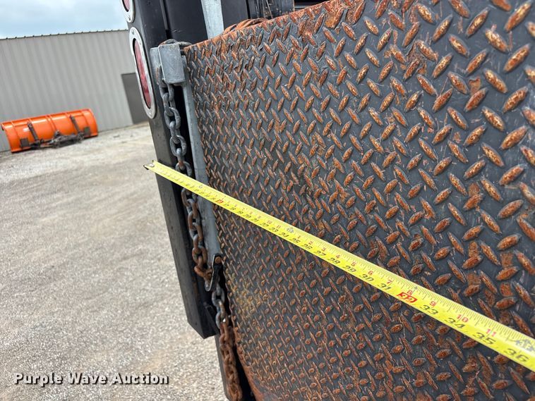 image for item EG9201 2012 Ford F650 Super Duty flatbed truck