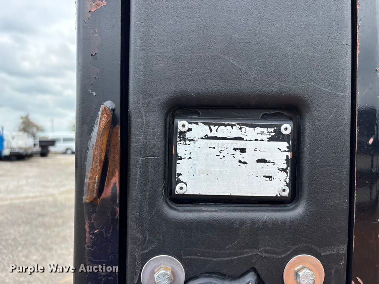 image for item EG9201 2012 Ford F650 Super Duty flatbed truck